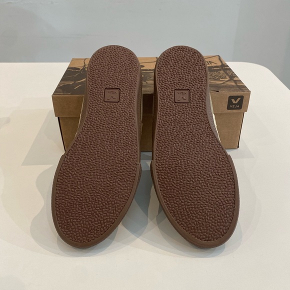 Veja Panenka Suede Sneaker in Taupe/Pierre/Bark sz 38EU/7US New in Box - Picture 7 of 7